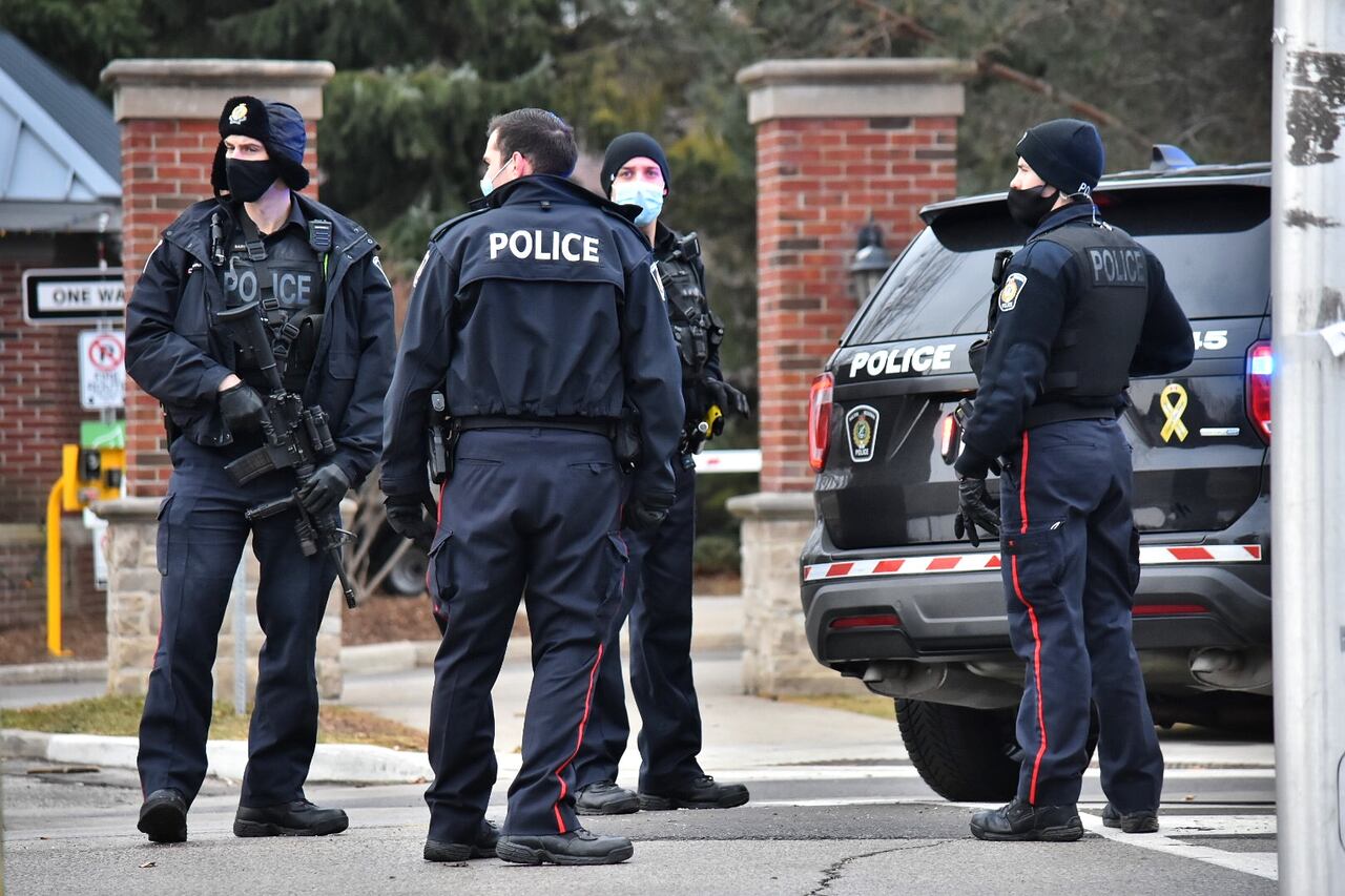 this is the police 2 rescue hostage this is the police 2 rescue hostage