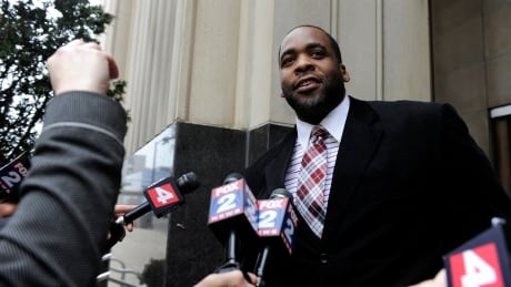 Trump commutes sentence of ex-Detroit mayor Kwame Kilpatrick Trump commutes sentence of ex-Detroit mayor Kwame Kilpatrick