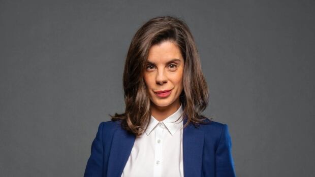 Pretty Hard Cases Saison 3 'Improvisational Queen' Meredith MacNeill gets physical on Pretty Hard