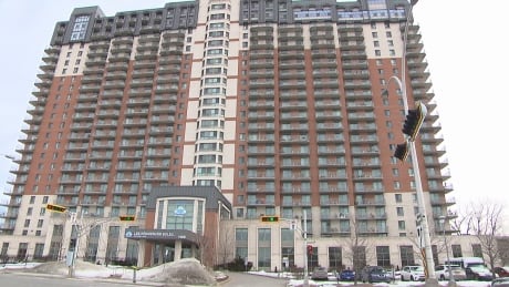 Some 63 out of 800 residents have contracted COVID-19 at the Manoir Laval, operated by Résidences Soleil. Now residents will have to wait before getting vaccinated. soleil