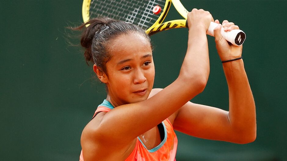 Leylah Annie Fernandez Clinches Opening Win To Advance In Olympic Tennis Cbc Sports Leylah Annie Fernandez Clinches Opening Win To Advance In Olympic Tennis Cbc Sports