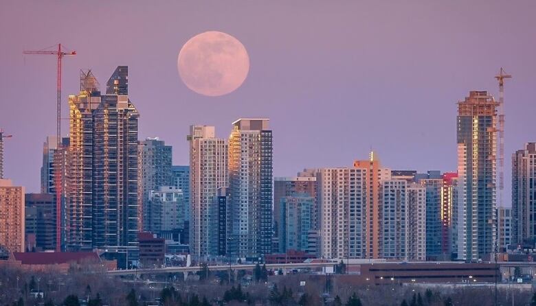 Pink supermoon set to dazzle Vancouver skies this April - Vancouver Is  Awesome