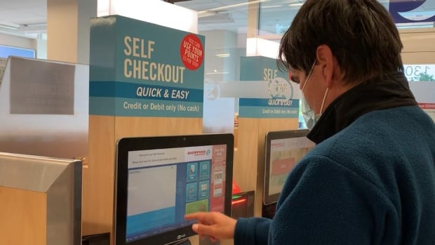 Some Shoppers Drug Mart customers complain they were pushed to use self-checkout — again