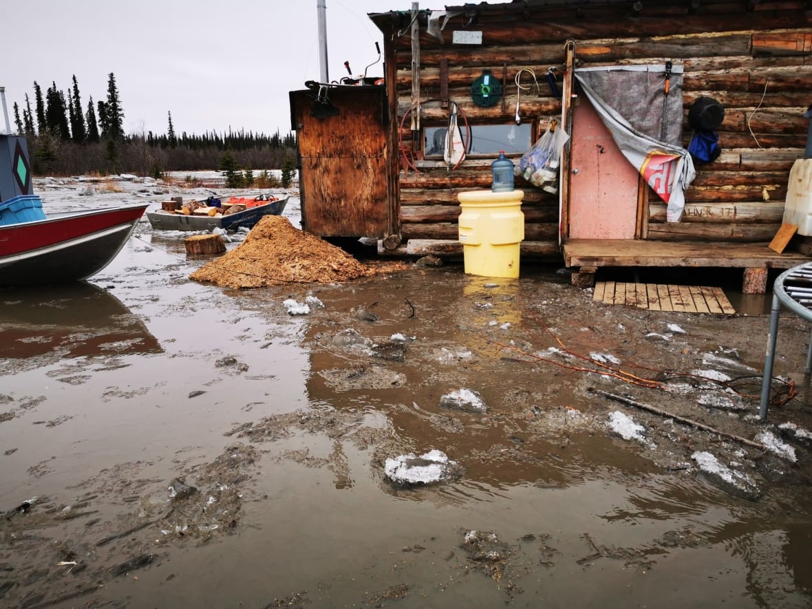 Aklavik residents watch closely as ice breaks, waters rise CBC News
