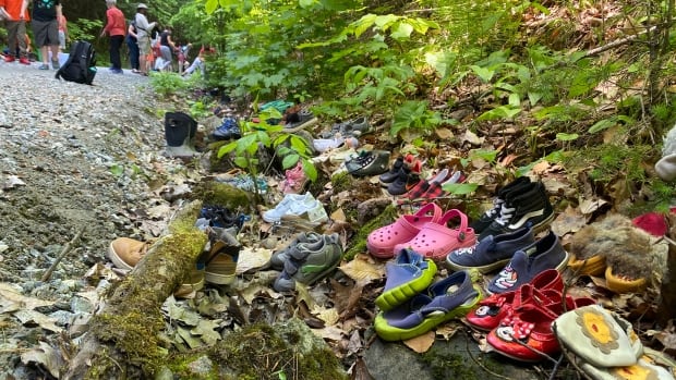 Acts of remembrance held following discovery of children's remains in B.C.