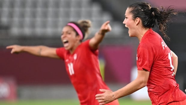 Canada shocks U.S. in semis, will play for Olympic gold in women's soccer | CBC Sports
