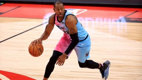 Andre Iguodala confirmed Friday he would be returning to the Golden State Warriors on a one-year deal to finish his NBA career. The 37-year-old forward helped the Warriors to three championships in 2015, 2017 and 2018. 1297514261