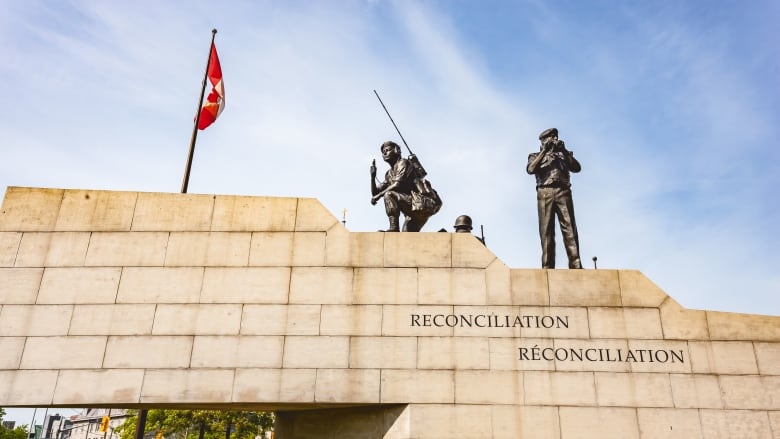 Monument - Page 3 Reconciliation-monument-ottawa