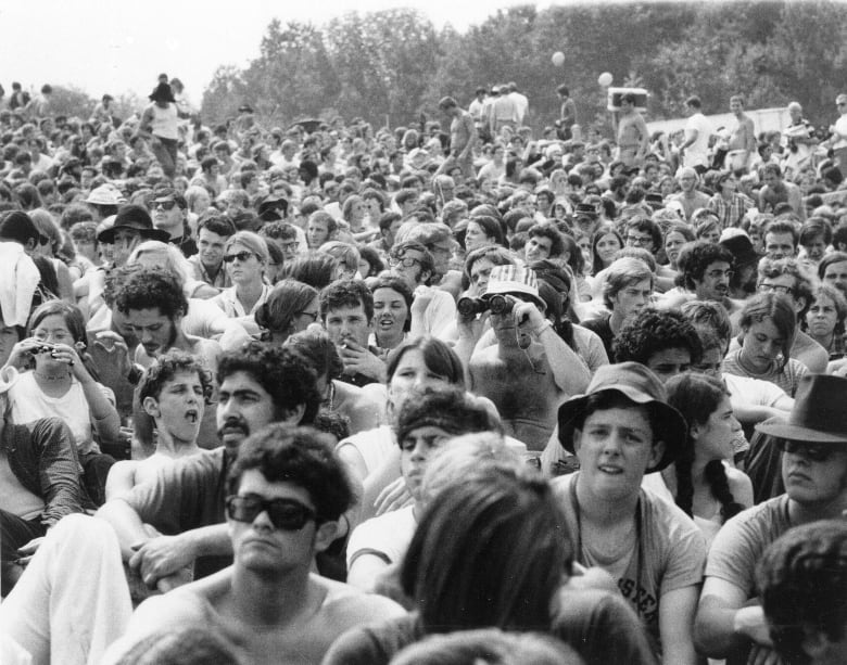 How Woodstock '94 compared with the original 1969 music festival | CBC