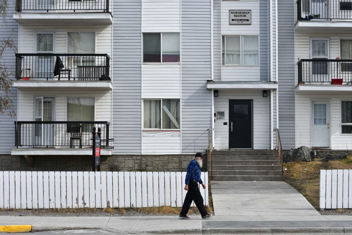 'We're really in dire need' MLAs press minister on N.W.T.'s housing