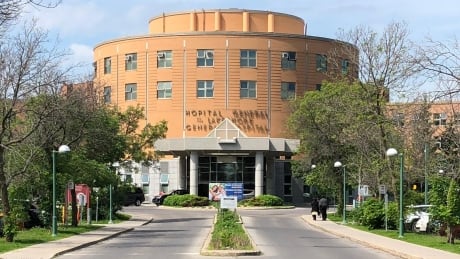 An internal memo obtained by CBC News shows that several breaches of COVID protocols in recent days may have exposed several patients to the virus. Lakeshore General Hospital