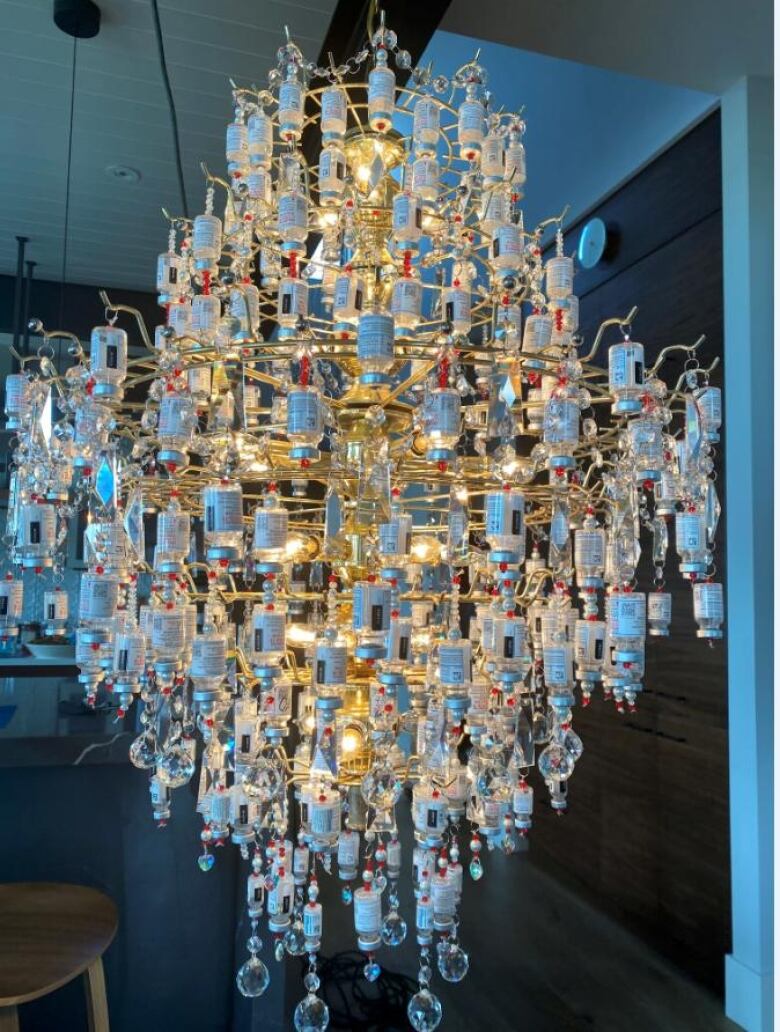 moderna chandelier