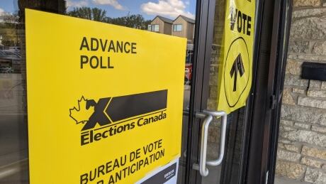 Advance polling stations for the Canadian federal election opened on Friday morning. Federal Election Polling Station, Saskatoon, Royal Canadian Legion 2021