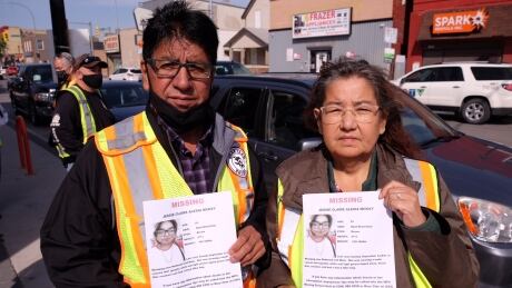 Leonard and Phyllis Ross, shown here in a Sept. 18, 2021, photo, are searching for their daughter, Jessie McKay. She has been missing since Sept. 5. Family of Jessie McKay searched the North End Saturday and put up posters of the missing woman.