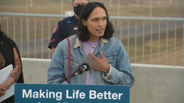 Mic cut as Tsuut'ina man takes podium in protest at Calgary's southwest ring road opening