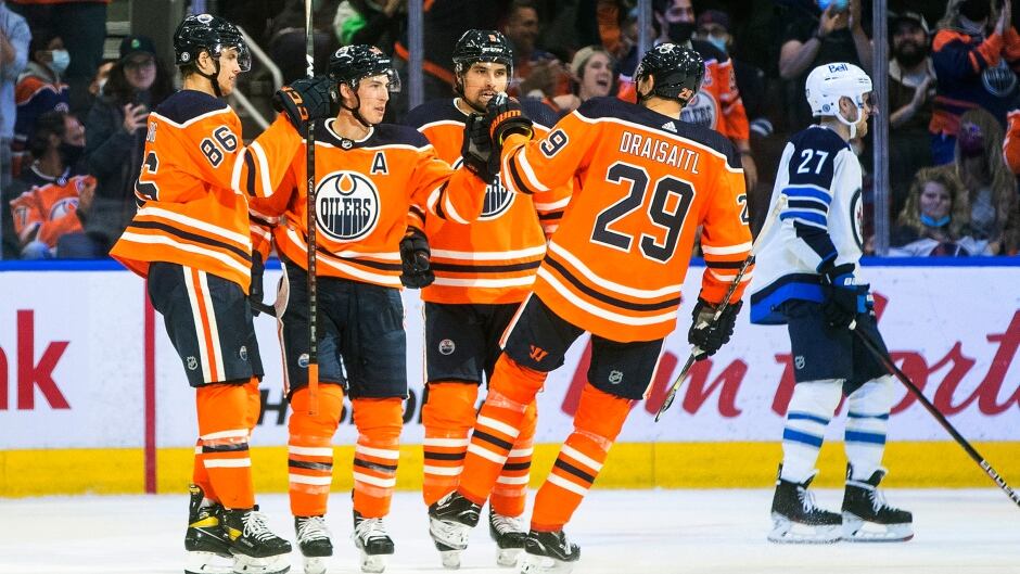 Oilers lose to Jets in pre-season opener