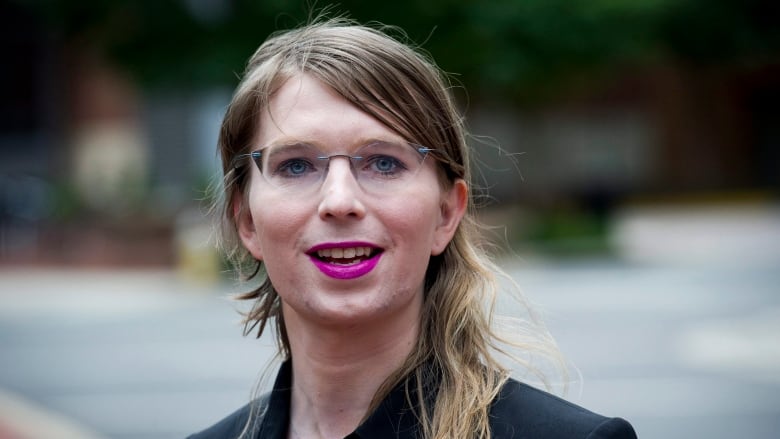 Controversial Whistleblower Chelsea Manning Fighting To Be Let Into Canada Cbcca 