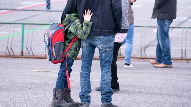 With new school year just 2 weeks away, expert shares tips for helping anxious kids; Dr\. Sabrina Polletta says a good backpack should have padded, adjustable straps\.