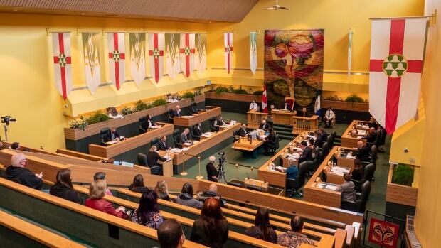 Yukon Education Minister Sidesteps Demands Of Hidden Valley School 