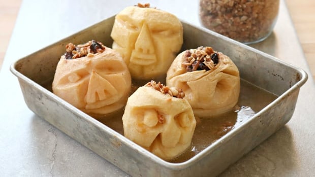 Recipes with Julie Van Rosendaal: Halloween treats | CBC News