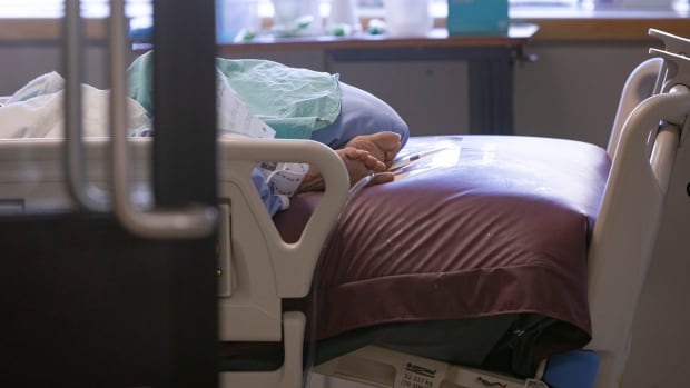 Sask. physicians decry relaxed restrictions after Health Authority presentation says teams are 'drowning'
