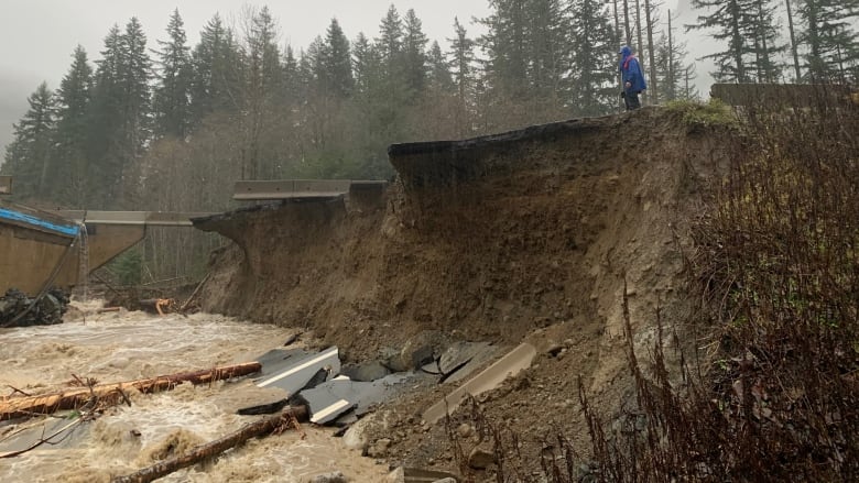 Coquihalla Highway and sections of Hwy 1 closed due to major flood