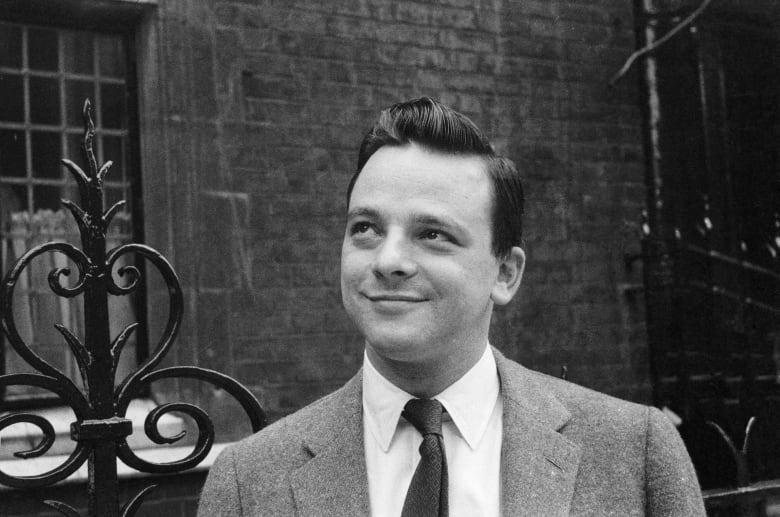 Stephen Sondheim, compositore e drammaturgo pionieristico, è morto all’età di 91 anni