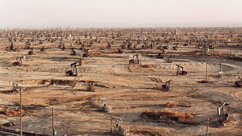 Edward Burtynsky, the anthropocene photographer 