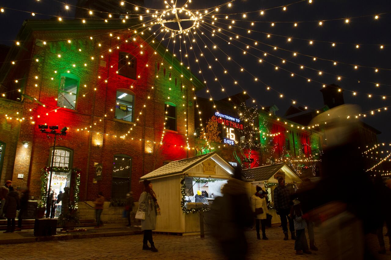Christmas Market Norfolk December 2022 Christmas Markets Bring The Pizzazz — Especially At Night | Cbc News