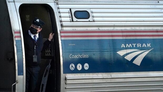 Amtrak now mostly busing passengers to and from Vancouver after corrosion sidelines railcars