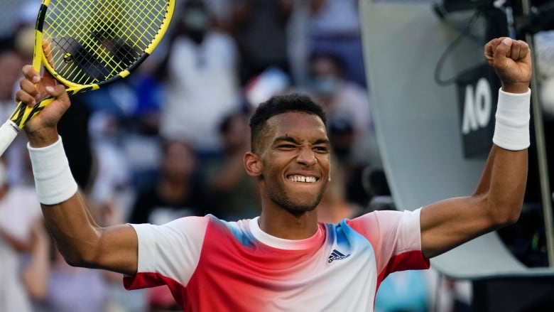 Canada's Felix Auger-Aliassime breezes into round of 16 at Australian Open  with straight-sets win