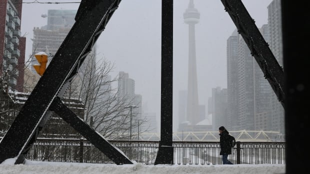 Hazardous winter driving conditions in store for Toronto as 'heavy' snow on the way