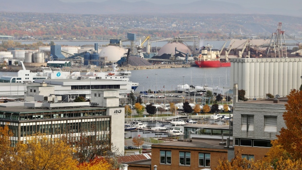 Quebec City air quality tests are 'reassuring' but also vague about sources of pollution; Quebec City's Port and adjacent Limoilou neighbourhood have the highest atmospheric concentration of nickel in all of Canada\.