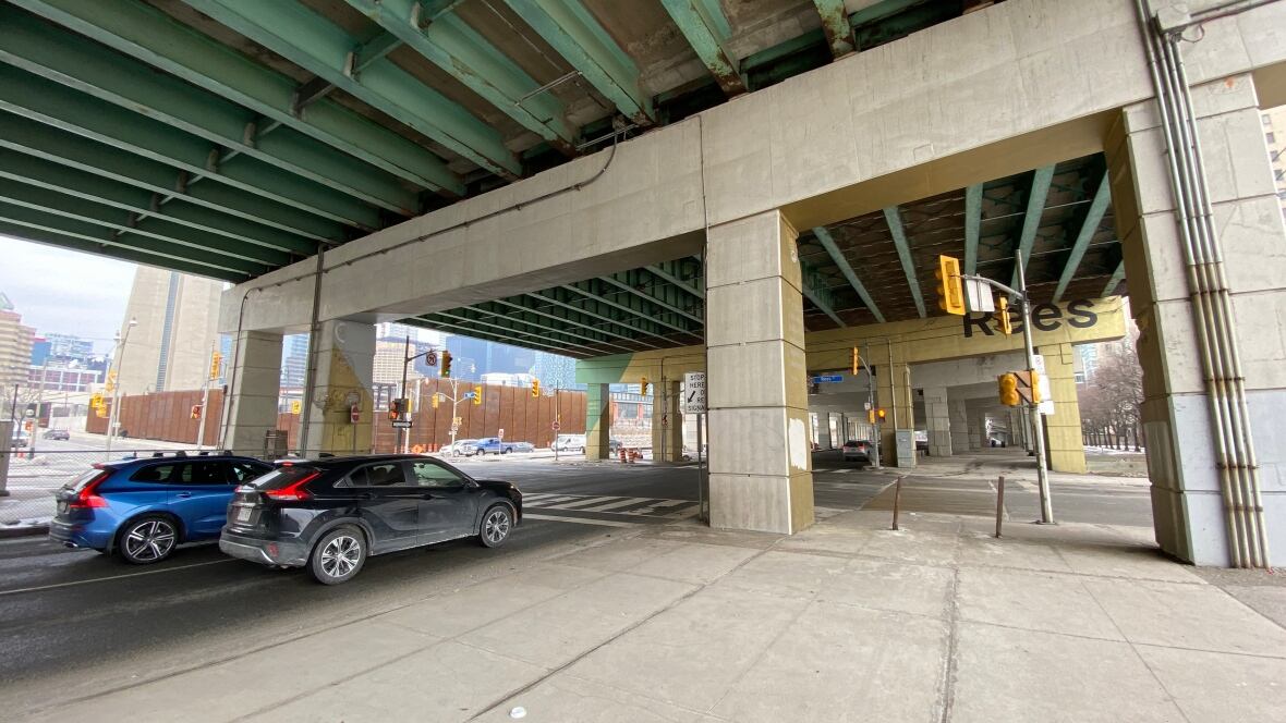 Googly-eyed boom lifts look to break down Gardiner