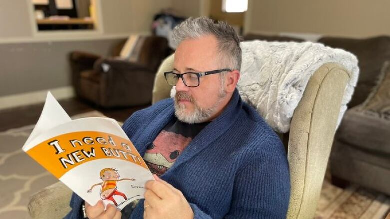 This assistant principal says he was fired for reading kids a book called I  Need a New Butt