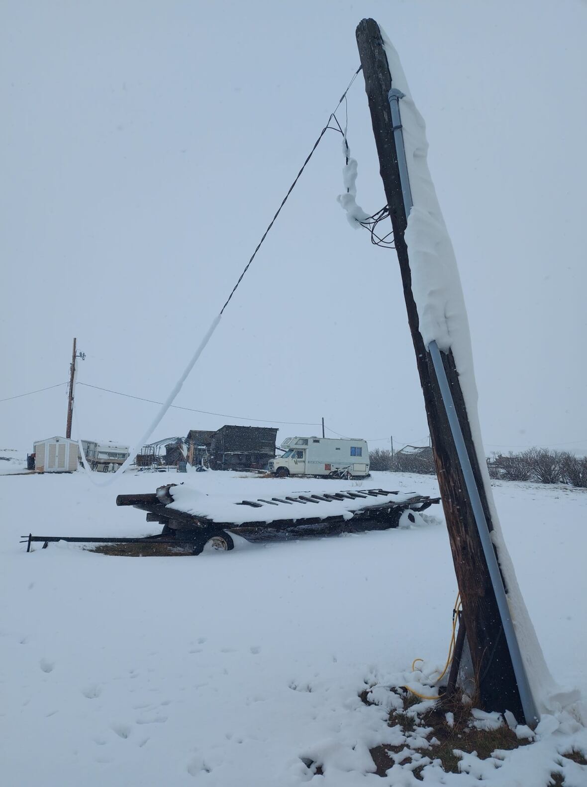 Community members band together after days without power in southwest