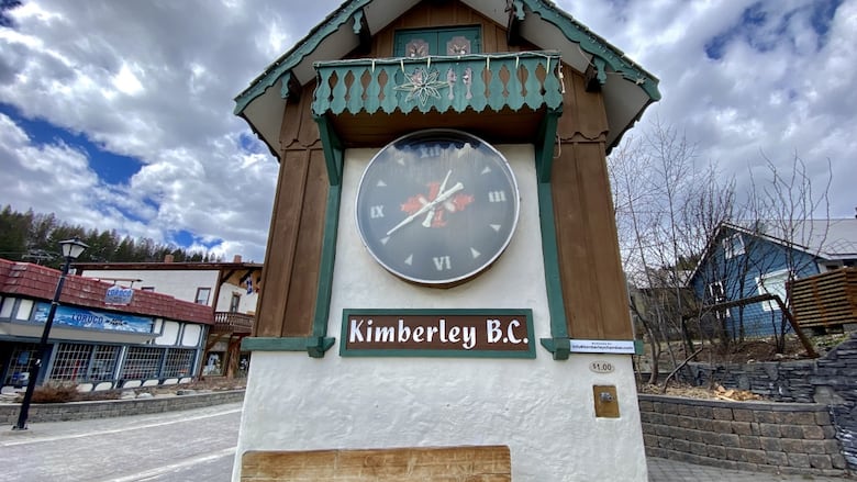 A giant sign with a clock and 'Kimberly, B.C.'