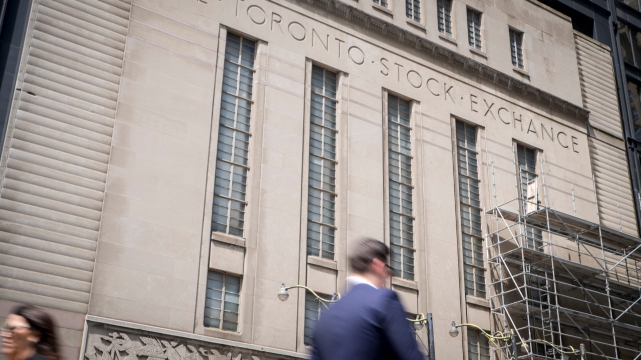 Canada's TSX Index Soars Past 30,000 Record High, Driven by Energy, Metals, and Tech Gains
