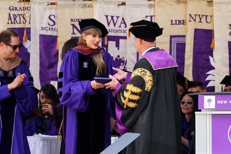 Taylor Swift gets honorary degree from New York University | CBC News