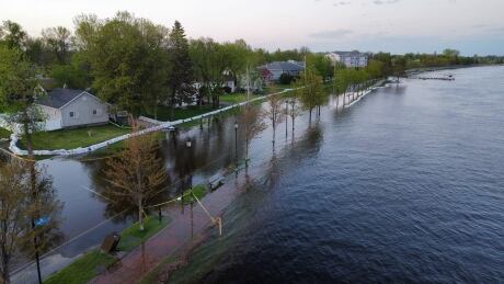 Fort Frances flooding 1