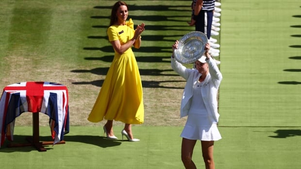 Rybakina du Kazakhstan remporte le titre féminin de Wimbledon, premier Grand Chelem