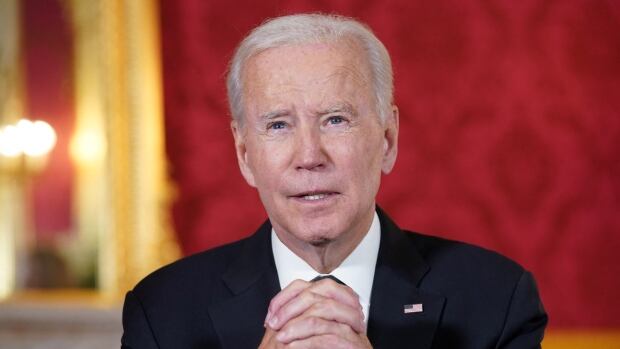 Biden, Trump’ın gizli belgeleri Mar-a-Lago’da tutmasının ‘sorumsuz’ olduğunu söyledi