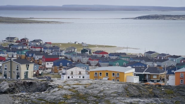 Inukjuak town view