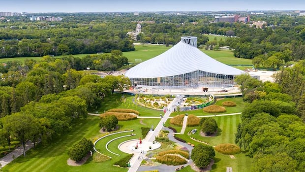 Woman assaulted while walking at Assiniboine Park Sunday, Winnipeg police say