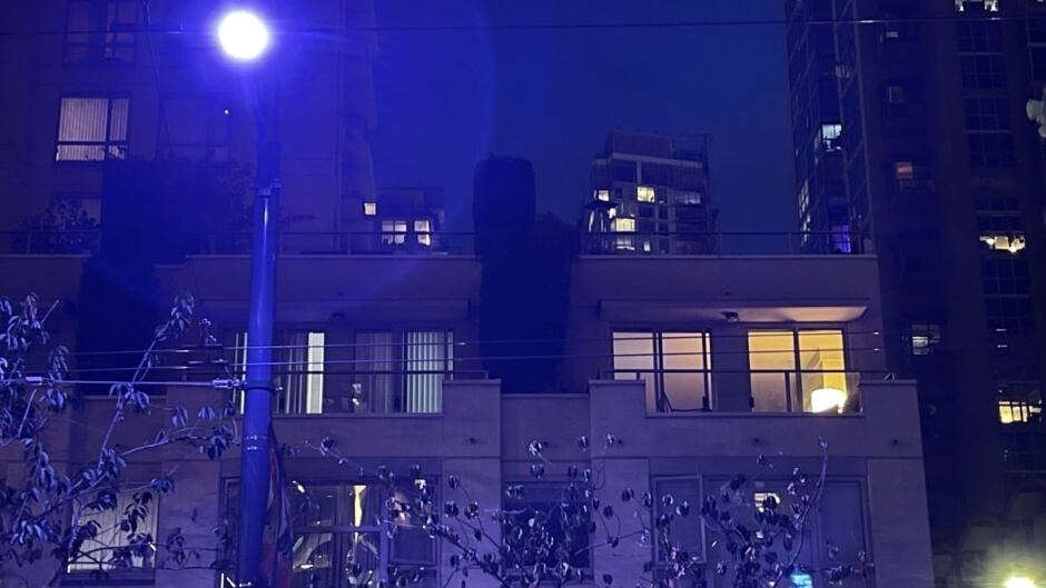 vancouver-residents-react-to-purple-street-lights-cbc-ca
