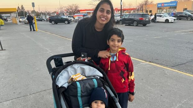 London parents scrambling to find last-minute child care as strike by education workers looms | CBC News