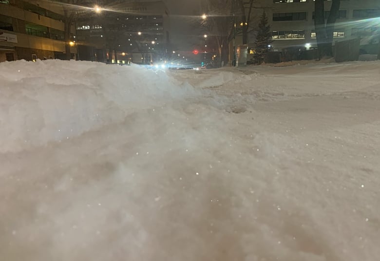 City of Regina declares snow routes in effect, Saskatoon crews continue