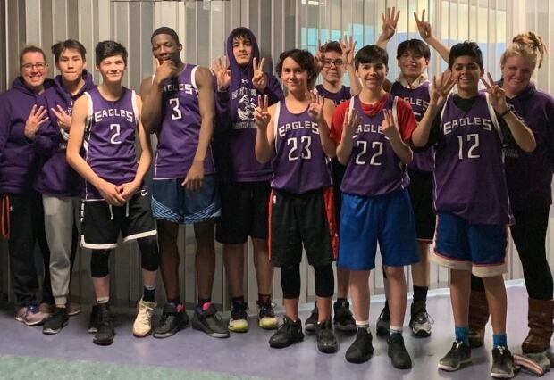 grade-9-teacher-in-inuvik-is-sport-north-s-coach-of-the-year-cbc-news