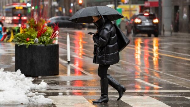 Risk of flash floods and water pooling on roads in Toronto, as Environment Canada issues rainfall warning
