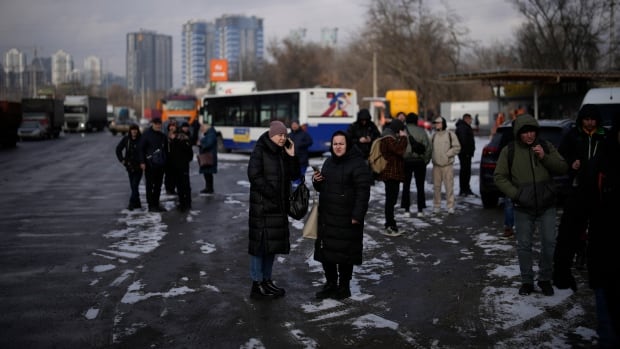 Rusya, Ukrayna’da trafiğin yoğun olduğu saat saldırıları başlattı, Batı’yı tırmandırmakla suçladı
